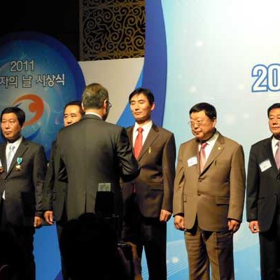 2011근로자의날-철탑산업훈장-수상-전상호과장(2011.04.29)-1 2011근로자의날-철탑산업훈장-수상-전상호과장(2011.04.29)-1